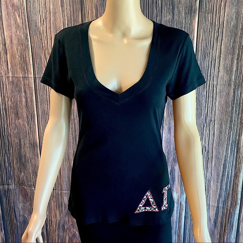 Delta Gamma sorority fraternity black white & pink old navy size medium